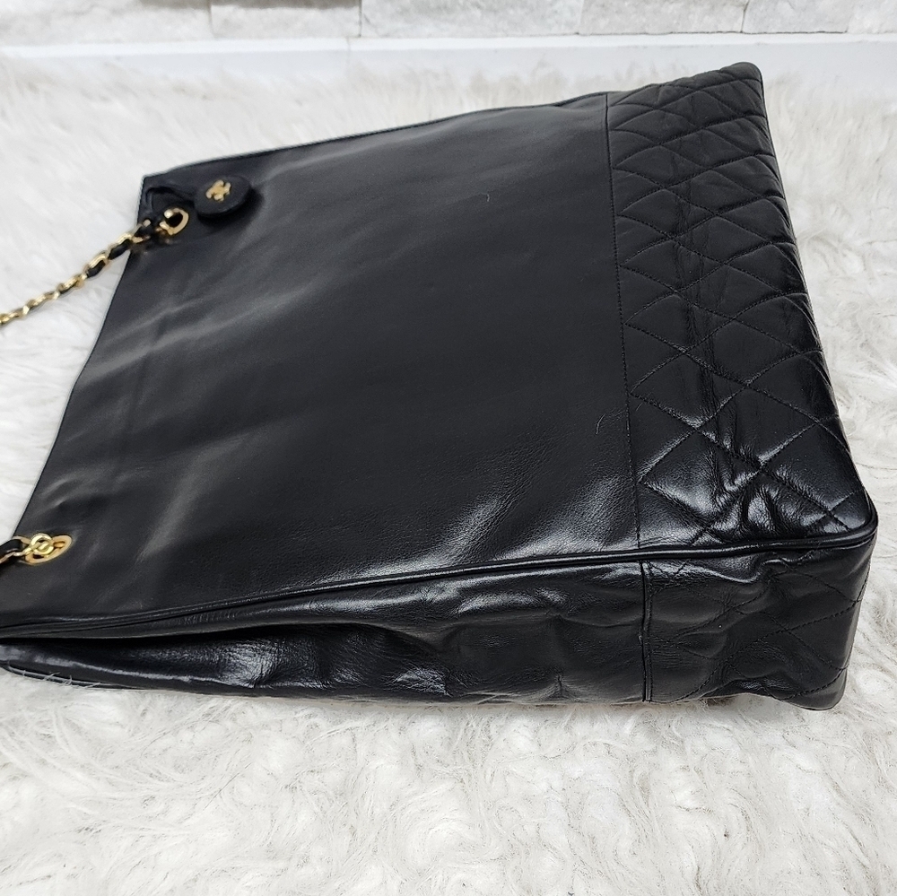 โจ Chanel Vintage Black Leather Tote โ Timeless Elegance โจ - Picture 3 of 12